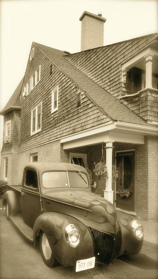 Creighton Manor Inn Bed & Breakfast Orillia Exterior foto