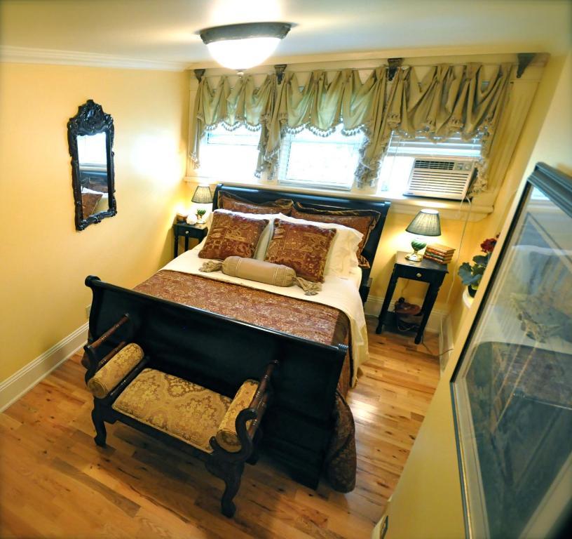 Creighton Manor Inn Bed & Breakfast Orillia Cameră foto